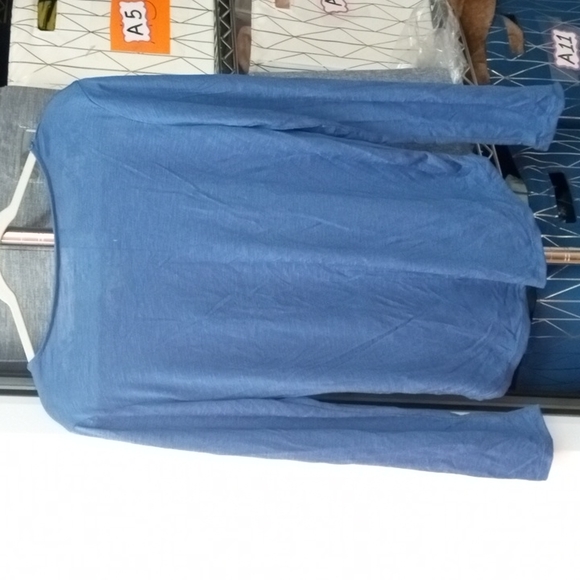 Girls size 18 1/2 long sleeve - Picture 4 of 4